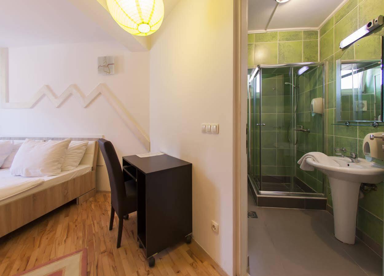 Hostel Hayat SJJ Eksteriør billede